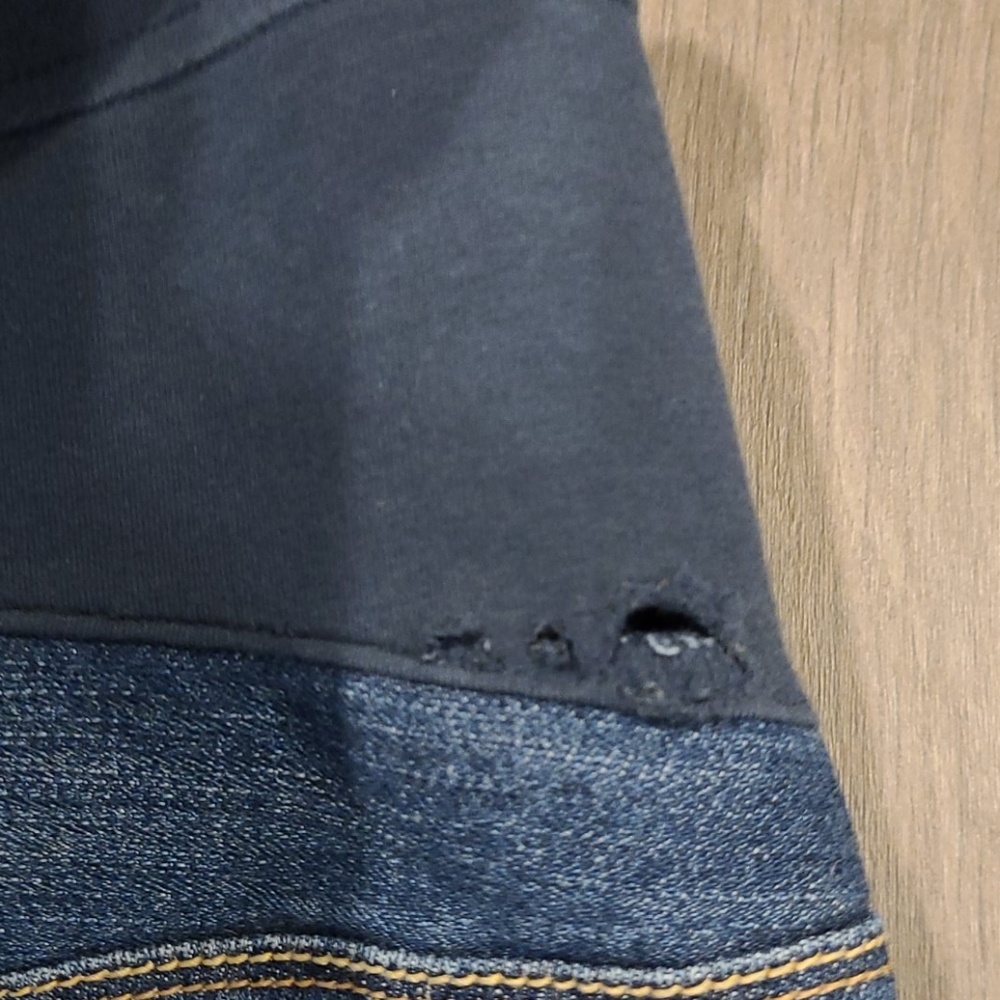 Old Navy Maternity Jeans 10 - Picture 3 of 4